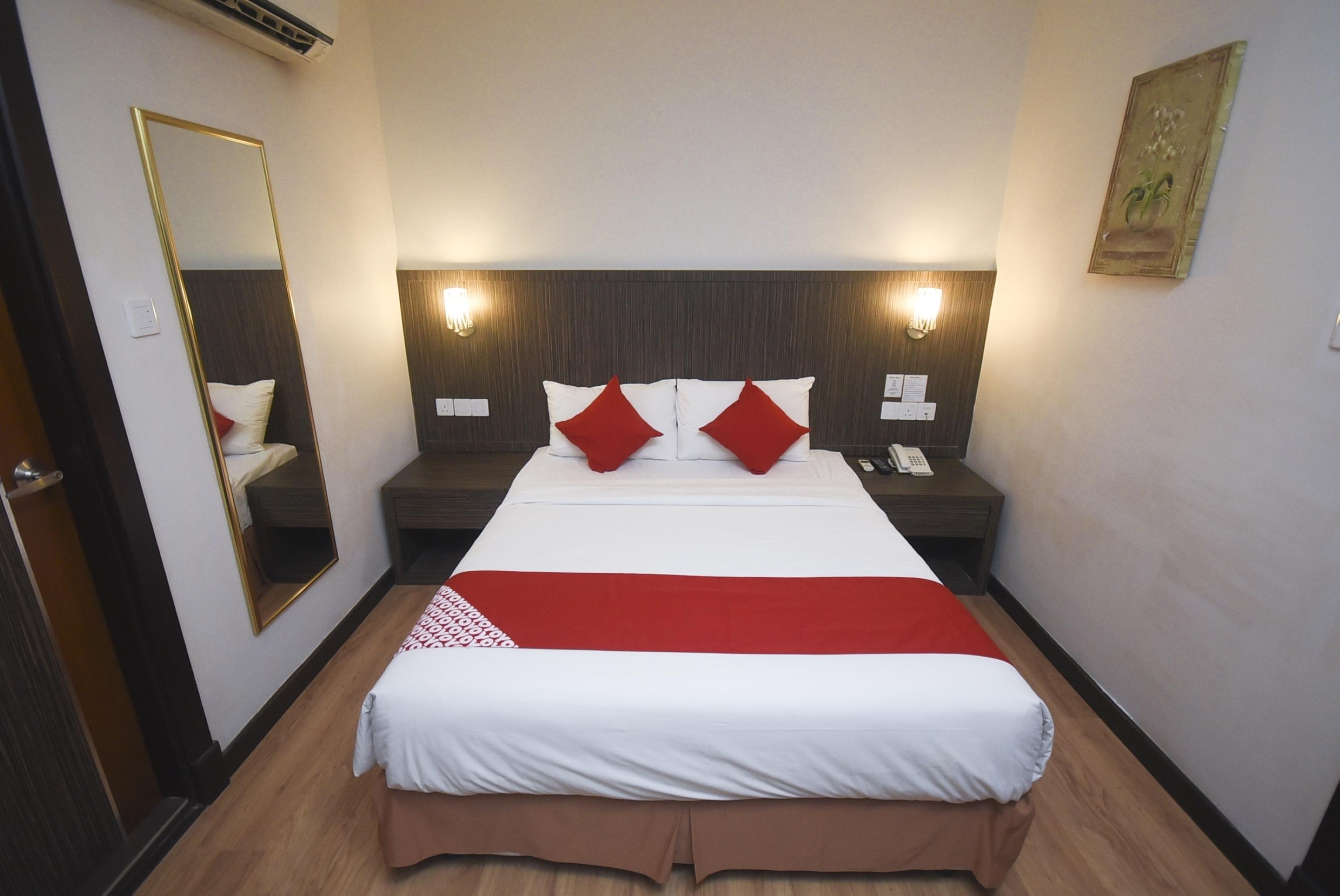 Super Oyo 985 Hotel Nur Мири Экстерьер фото